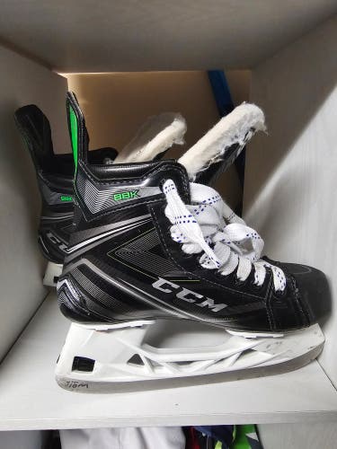 CCM Ribcor 88K Hockey Skates Size 3 (Used)