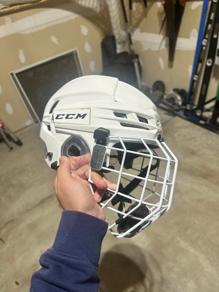 Medium CCM Tacks 910 Helmet (Used)