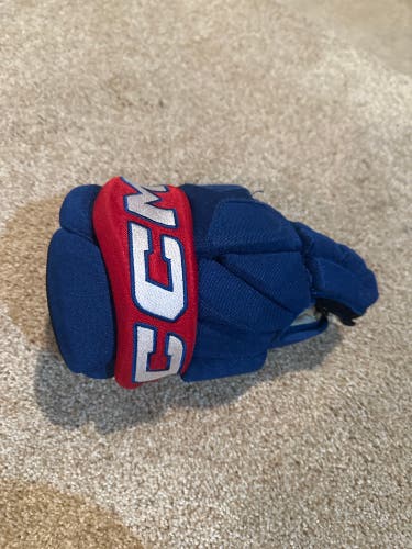 CCM D30 Gloves 10" (Used)