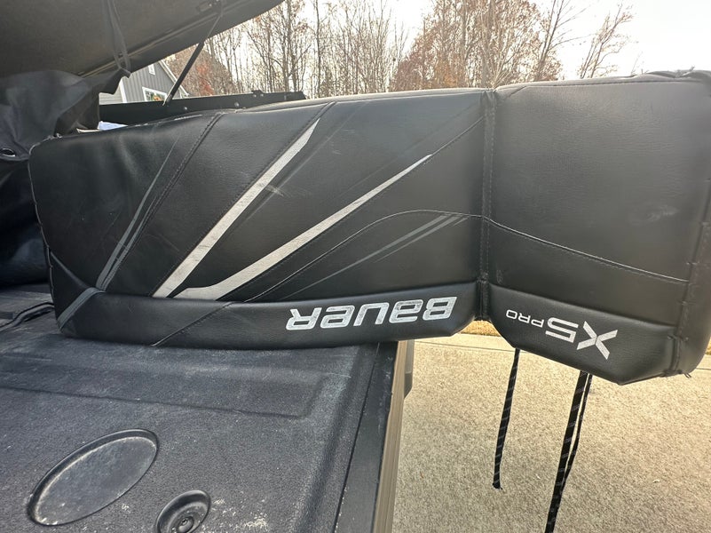 31" 2024 Bauer Vapor X5 Pro Goalie Leg Pads (Used)