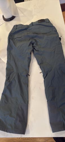 Green Men's Adult Medium Dakine Ski Pants (Used)
