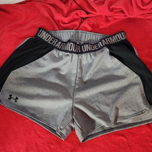 Under Armour HeatGear  Loose Fit Poly Two Pocket Training Shorts New Grey Black