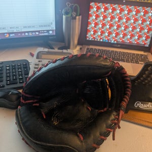 Catcher's RH Rawlings Renegade Baseball Glove 32.5" (Used)