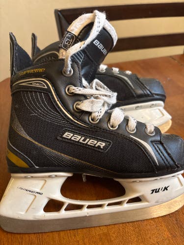 2011 Bauer Supreme One20 Hockey Skates Size 1 (Used)