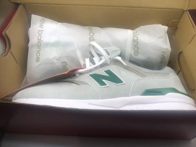 NIB New Balance Men's 997 SL Spikeless Golf Shoes 10.5 2E Wide Charcoal/Grey