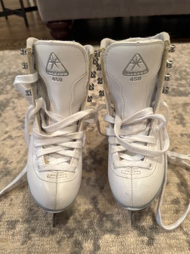 Jackson 450 Figure Skates B Junior 12 (Used)