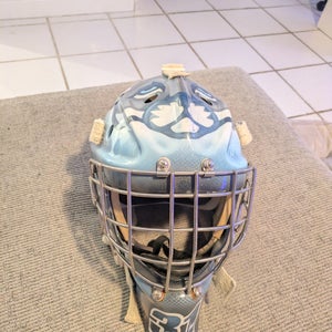 Senior Medium 2016 Bauer 960 Goalie Mask Pro Stock (Used)