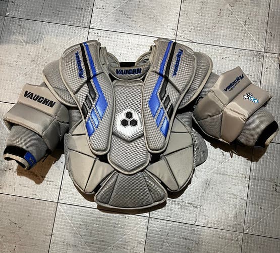 Medium Vaughn Velocity VE8 XFP Goalie Chest Protector (Used)