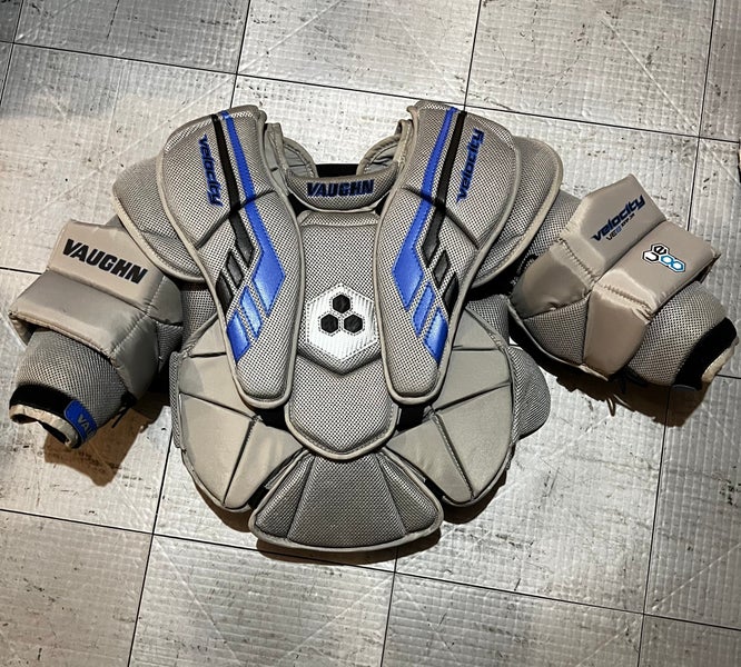 Medium Vaughn Velocity VE8 XFP Goalie Chest Protector (Used)