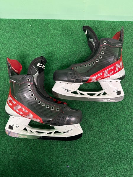 Senior CCM JetSpeed FT4 Pro Hockey Skates (Wide) Size 8.5 (Used)