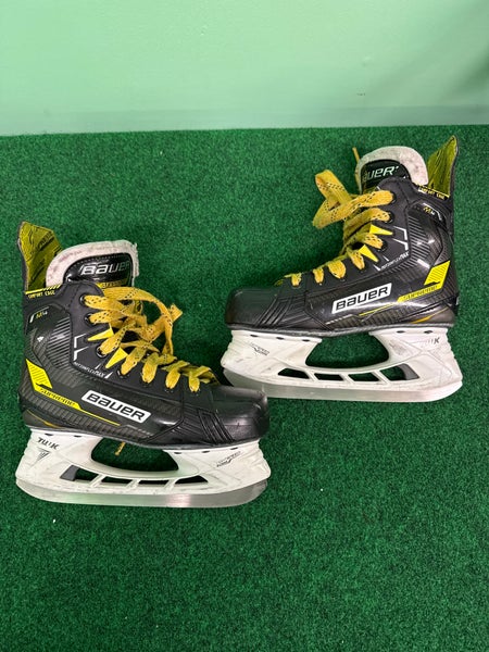 Junior Bauer Supreme M4 Hockey Skates (Regular) Size 3.5 (Used)