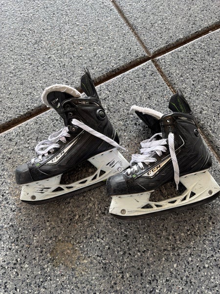 2015 CCM Ribcor 48K Pump Hockey Skates Regular Width 8 (Used)
