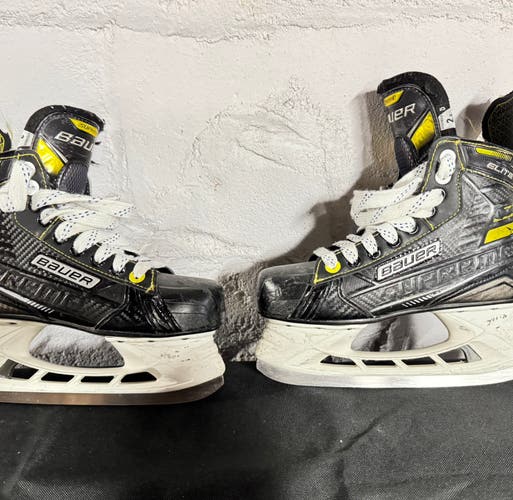 Bauer Supreme Elite Hockey Skates Regular Width Size 2.5 (Used)