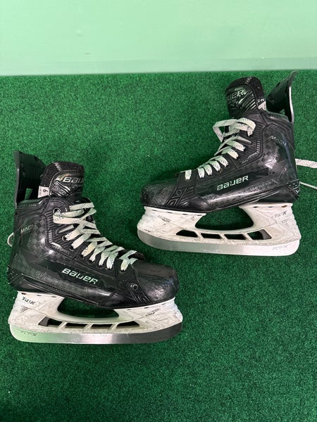 Intermediate Bauer Supreme Mach Hockey Skates (Fit 2) Size 6 (Used)