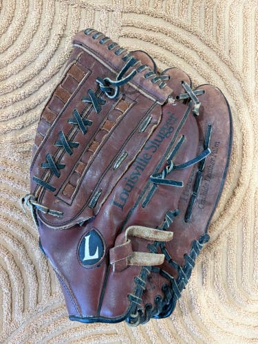Brown Louisville Slugger The Softballer RH Softball Glove 13.5" (Used)