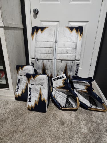 35" + 1.5" Vaughn Ve8 Pro Carbon Regular Goalie Full Set Pro Stock (Used)