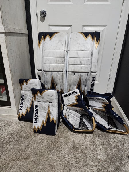 35" + 1.5" Vaughn Ve8 Pro Carbon Regular Goalie Full Set Pro Stock (Used)