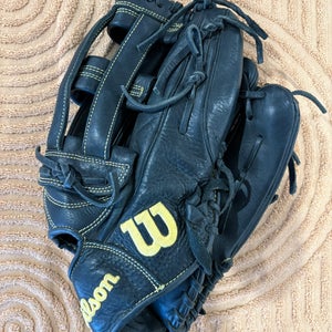 Black Wilson A950 RH Baseball Glove 14" (Used)