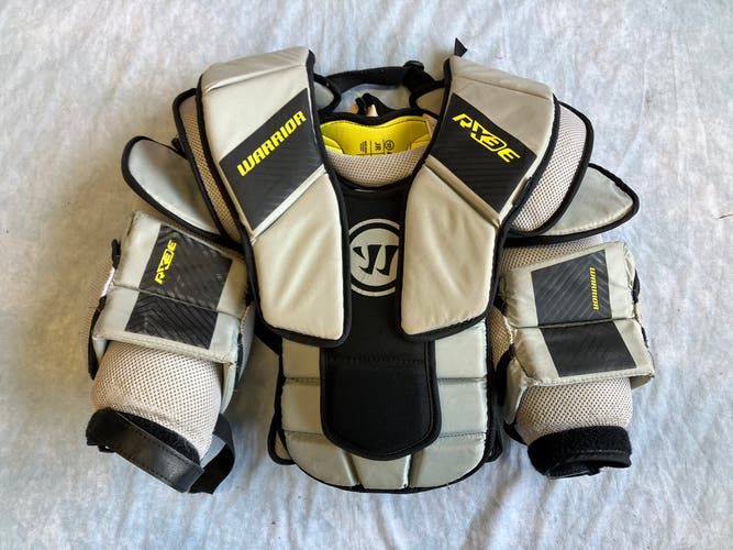 Junior Small / Medium Warrior Ritual X3E Goalie Chest Protector (Used)