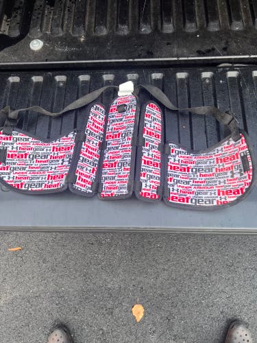 Youth Medium Under Armour Rib Pad (Used)