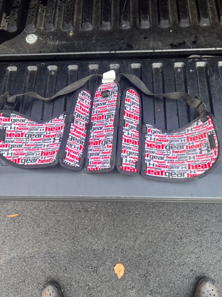 Youth Medium Under Armour Rib Pad (Used)