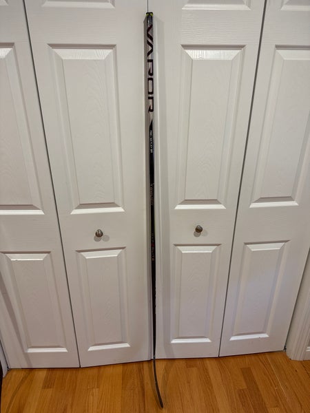 Senior Bauer Vapor Hyperlite 2 Right Handed Hockey Stick P88 65 Flex