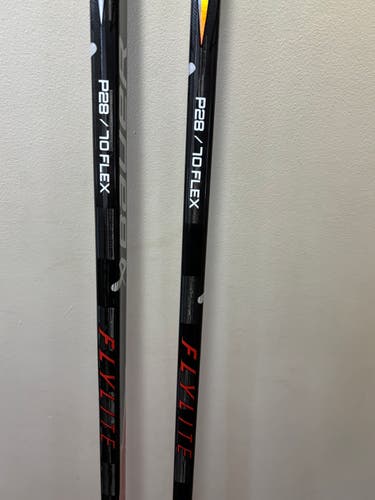Senior Bauer Vapor FlyLite Right Handed Hockey Stick P28 70 Flex (New)