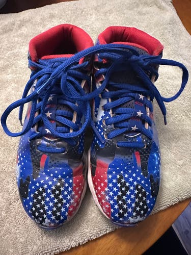 3.5Y (Big Kids / Youth) Under Armour Spotlight Franchise RM 2.0 Mid Top (Used)