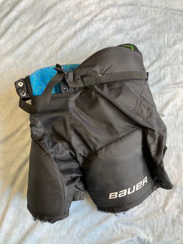 Black Youth Medium Bauer X Hockey Pants (Used)
