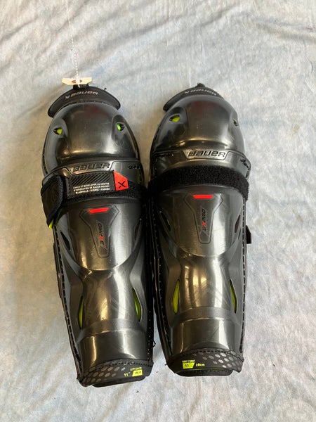 Junior Bauer Vapor 3X Pro Shin Pads 11" (Used)