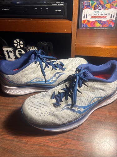 Silver Men's Size M 12.5 (W 13.5) Adult Saucony Shoes (Used)