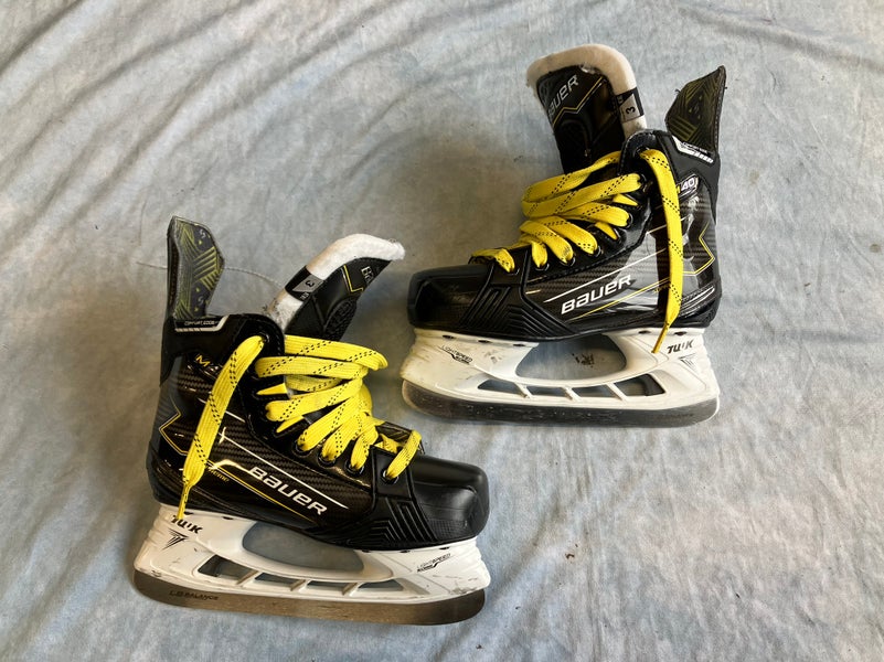 Junior Bauer Supreme M40 Hockey Skates I Size 3EE (Used)