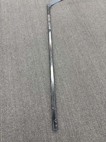 Senior Bauer Vapor Hyperlite 2 Right Handed Hockey Stick 77 Flex Pro Stock