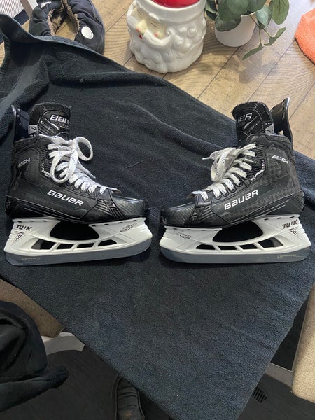 Basically New Bauer Supreme Mach Hockey Skates Regular Width 7(please see Description)