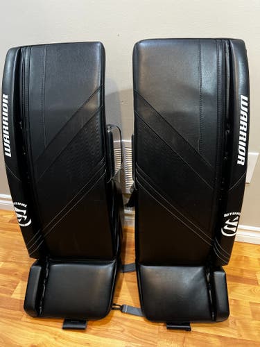 Warrior Ritual G6 E+ Senior Goalie Leg Pads – 32" +1.5” (Used) (READ DESCRIPTION)