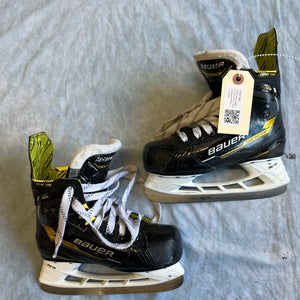 Youth Bauer Supreme M4 Hockey Skates Regular Width 12.5 (Used)
