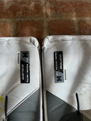 31" 2024 Bauer Vapor X5 Pro Goalie Leg Pads (Used)