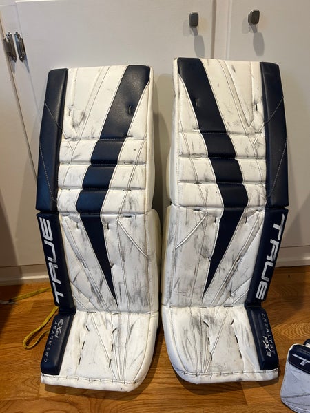 34" True Catalyst PX3 Goalie Leg Pads and blocked (Used)