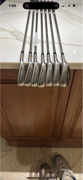 Men's 2022 TaylorMade Stealth Right Handed Iron Set Regular Flex (7 Clubs) #5 - #9, PW, AW steel