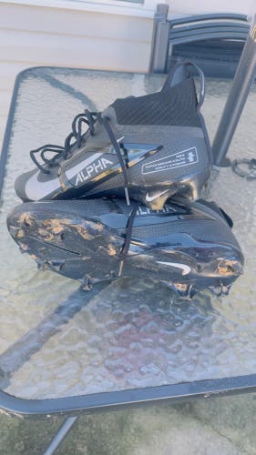 Unisex Size M 10.5 (W 11.5) Nike Alpha Menace Pro 4 Low Top (Used)