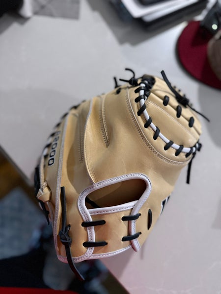 Wilson A2000 RH Catcher's Baseball Glove 33" (New)