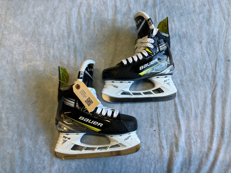 Junior Bauer Vapor X4 Hockey Skates I Size 2EE (Used)