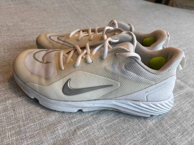 White Men's Size M 7.5 (W 8.5) Adult Nike Alpha Huarache 8 Pro Turf Low Top Turf Cleats (Used)