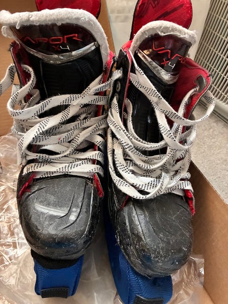 2023 Bauer Vapor X4 Hockey Skates Size 4.5 (Used)