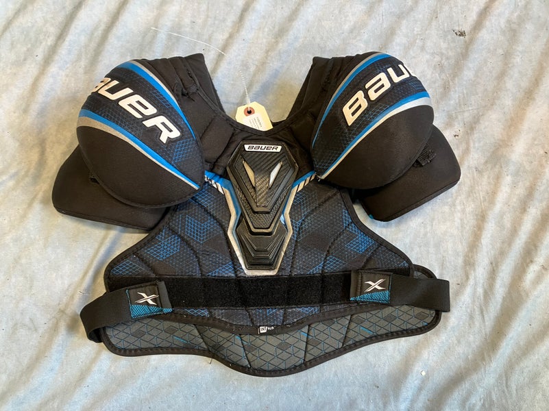 Medium Intermediate Bauer X Shoulder Pads (Used)