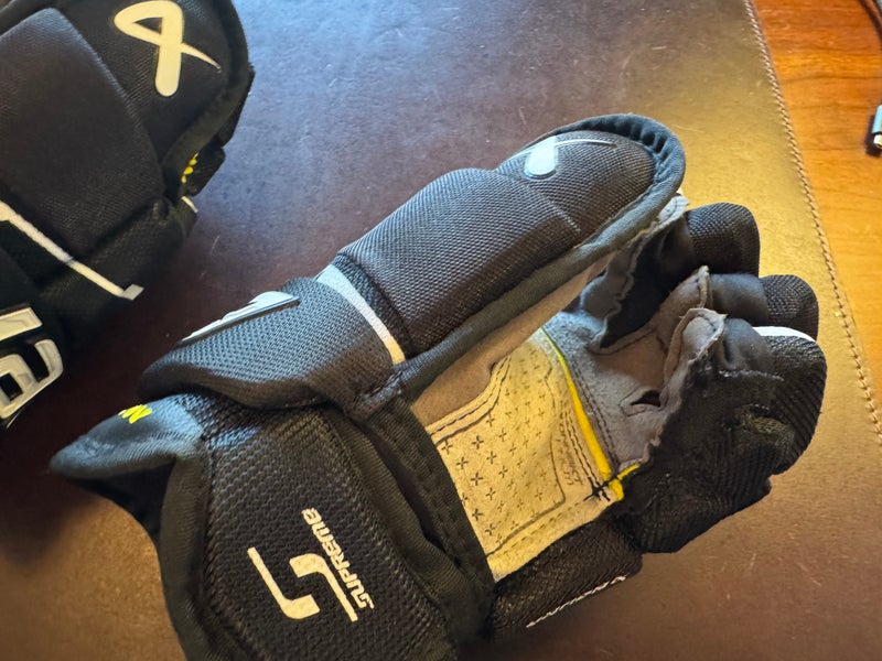 Bauer Supreme Mach Gloves 11" (Used)
