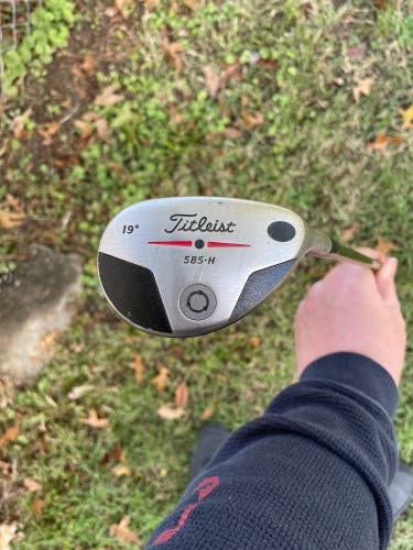 Men's Titleist 585.H Right Handed Hybrid Stiff Flex 4H (Used)