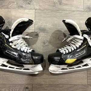Bauer Supreme 2S Hockey Skates Pro Stock 9.5 (Used)