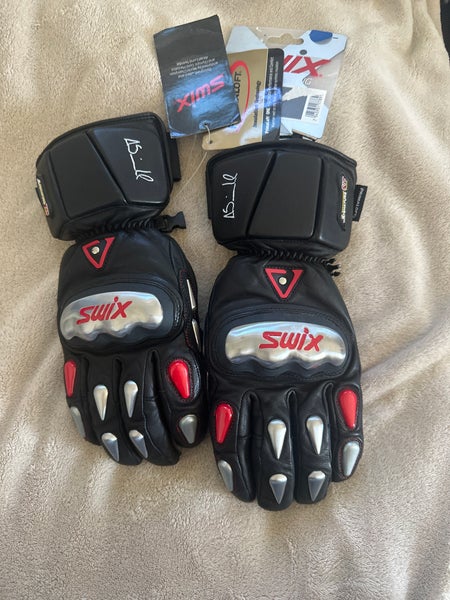Black Medium Men's Swix Gloves (New)
