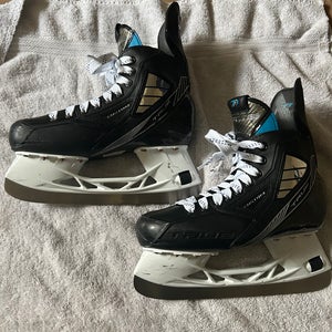 True NHL Custom Hockey Skates Regular Width Pro Stock 7.25 (Used)